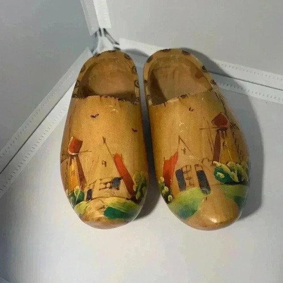 Handcrafted Other - Vintage 1940 Dutch Handcrafted Decoration Shoes Windmill Farm